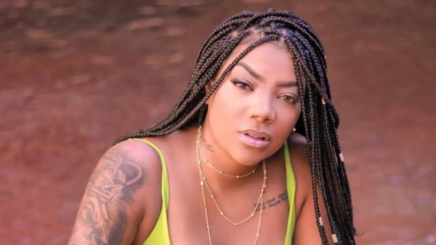 De Topless E Fio Dental Ludmilla Sensualiza Na Beira Da Piscina Ajunews