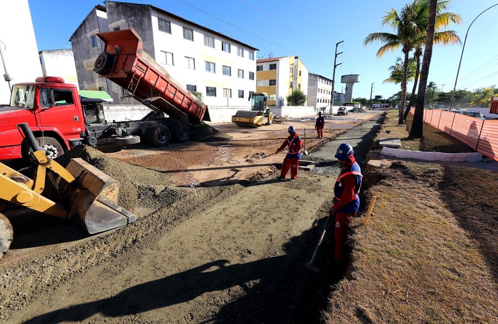 Avenidas em obras seguem com interdições em Aracaju nesta segunda 20