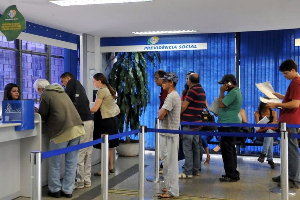 Benefícios do INSS acima do salário mínimo terão reajuste de 343