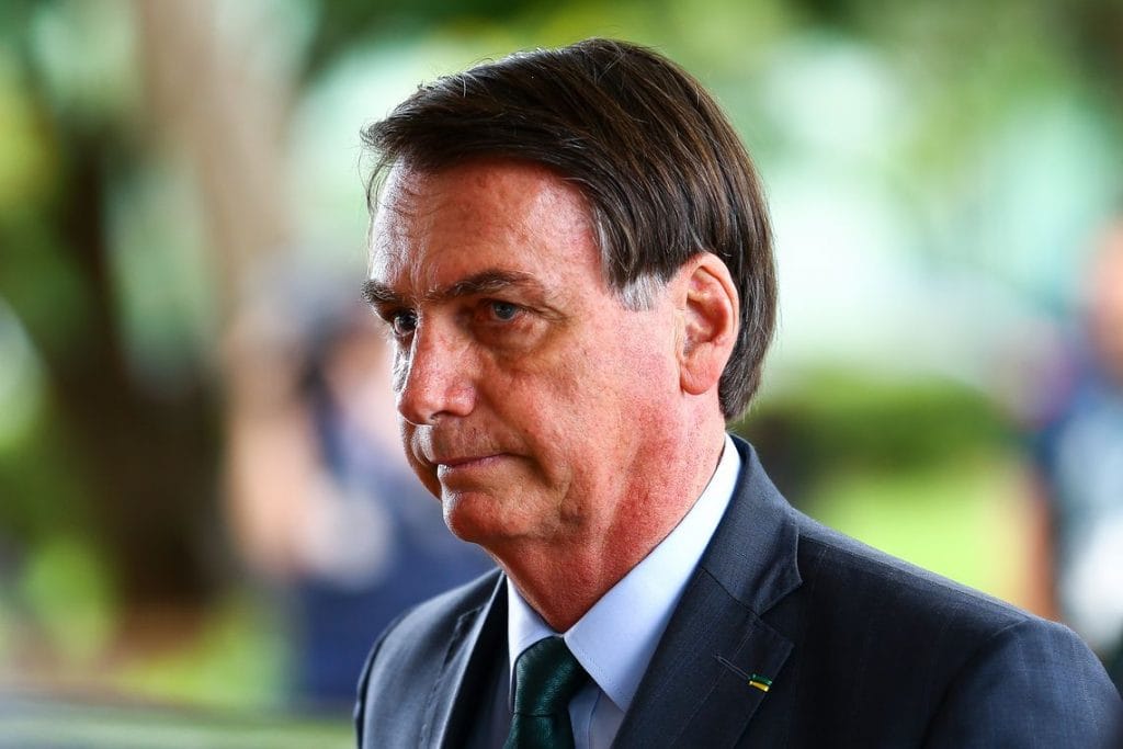 Bolsonaro carro já emplacado não precisa trocar para placa do Mercosul