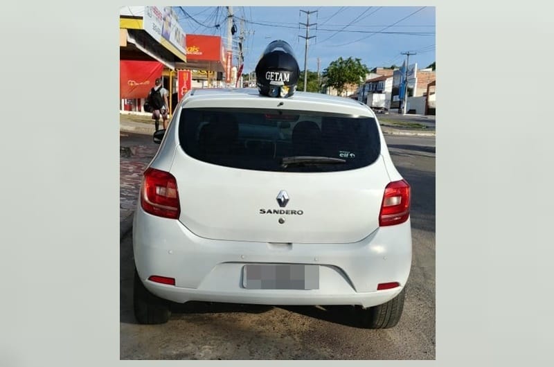 Carro é roubado e recuperado pela polícia no mesmo bairro em Aracaju