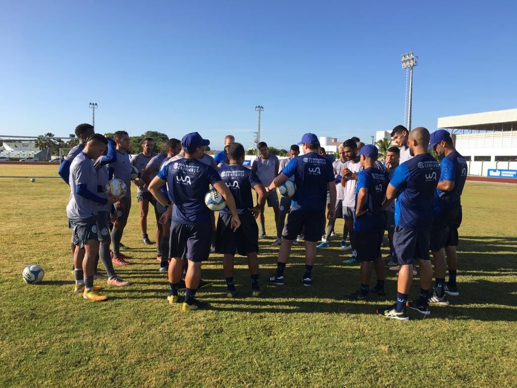 Confiança faz último treino antes do jogo contra o Lagarto 1 Confiança faz último treino antes do jogo contra o Lagarto
