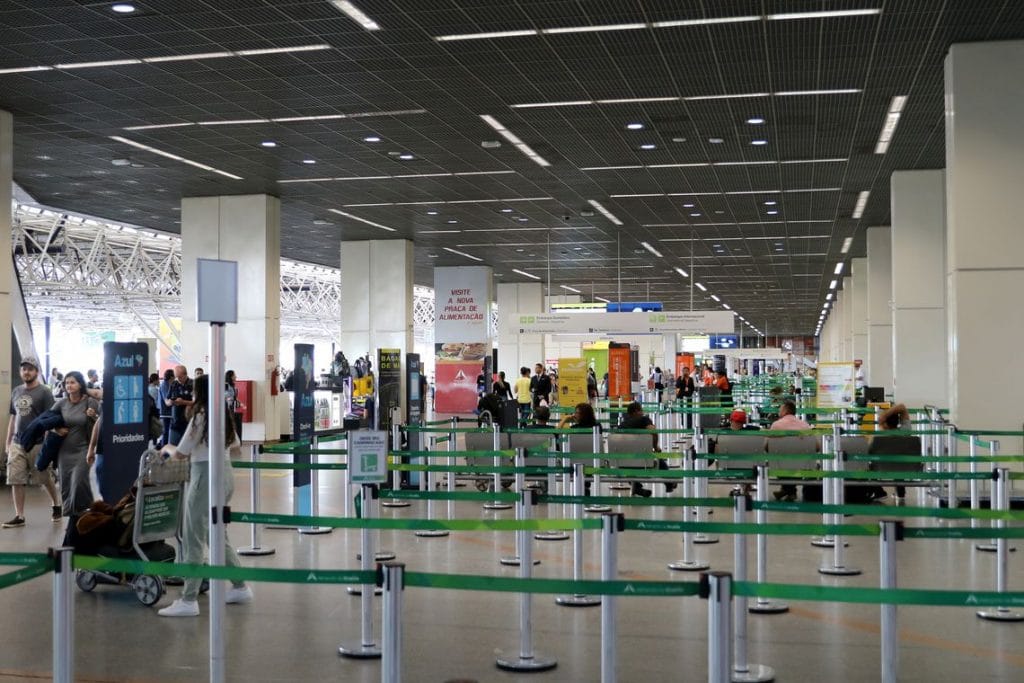 Coronavírus aeroportos transmitem mensagem da Anvisa