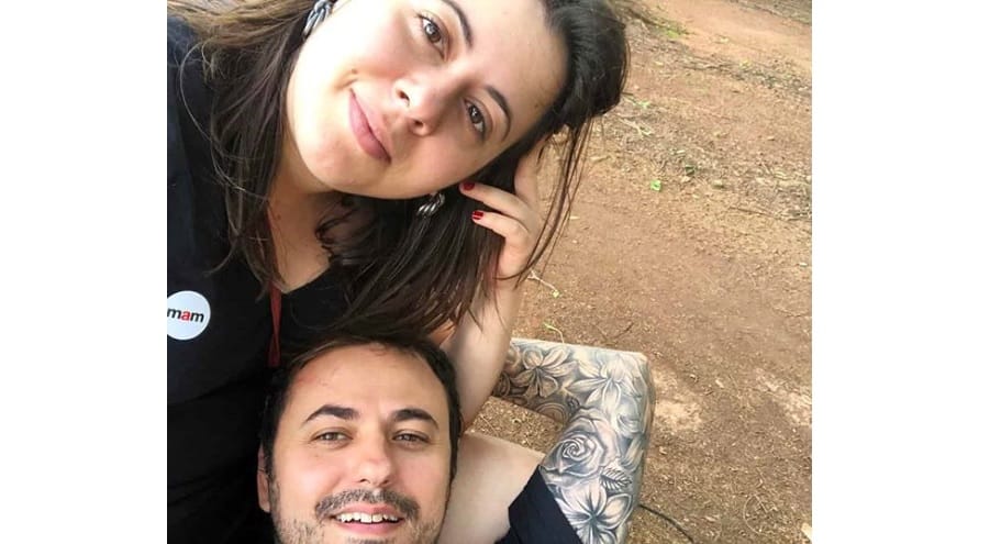 Deputados assumem romance “Quando você esquece o Tinder ligado no Congresso”