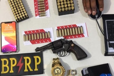 Dois homens são presos por porte ilegal de arma de fogo no Soledade