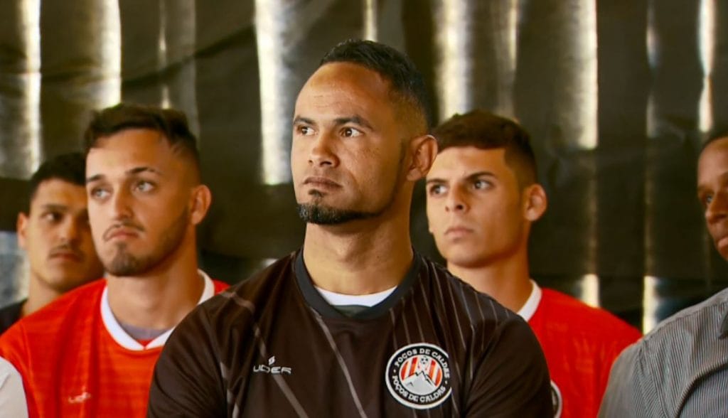 Goleiro Bruno assina contrato com Operário MT