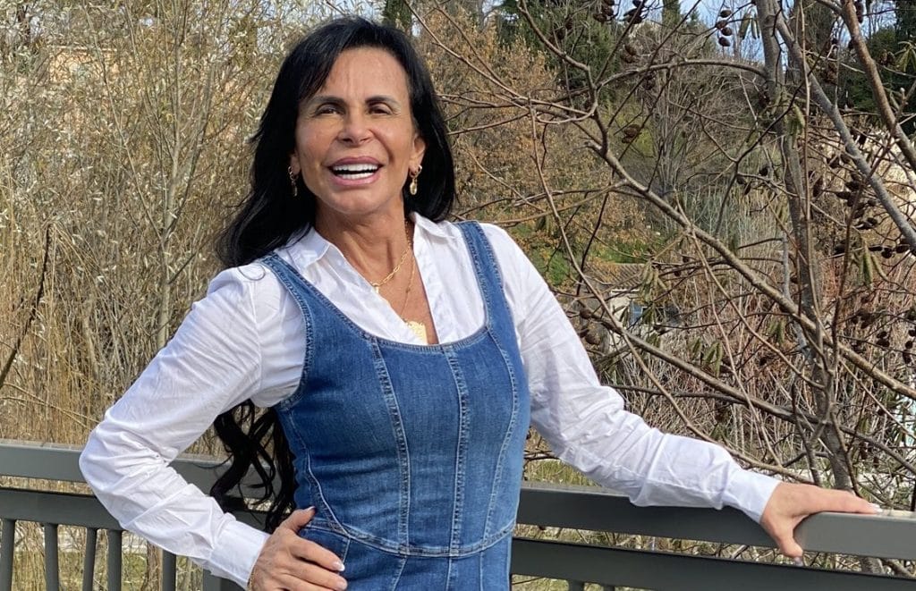 Gretchen diz que Carlos Bolsonaro é apaixonado por Thammy e está doido para entrar na família 1