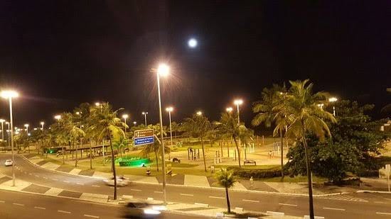 Jovem é morta a tiros na Orla de Atalaia