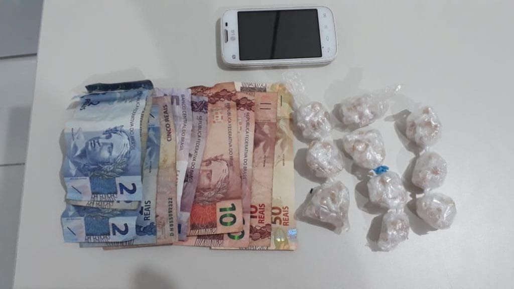Mulher é presa com quase 100 pedras de crack no centro de Aracaju