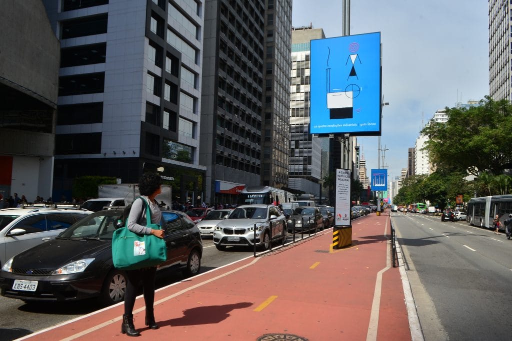 Polícia investiga arrastão envolvendo cerca de 100 pessoas na avenida Paulista