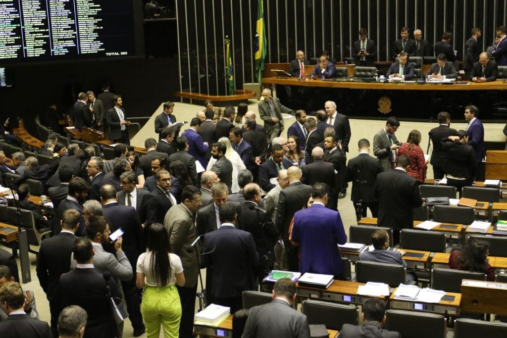 Proposta do imposto do pecado é estudada no Ministério da Economia