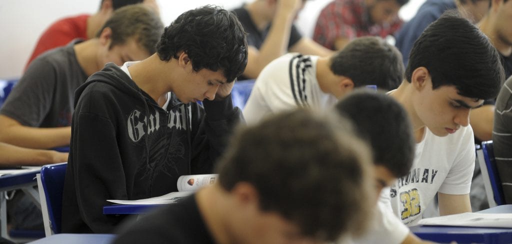 Mais de 12 mil candidatos se inscreveram para o Pré-Universitário 1 Pré Universitário deve receber 12 mil candidatos para prova no domingo 26 1