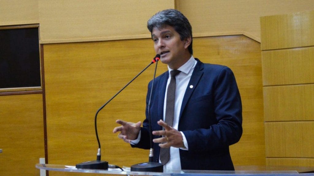 Samuel Carvalho assume liderança da oposição na Alse