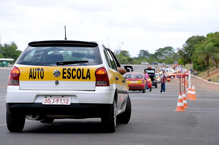 Senado pode aprovar fim das aulas obrigatórias para a carteira de motorista