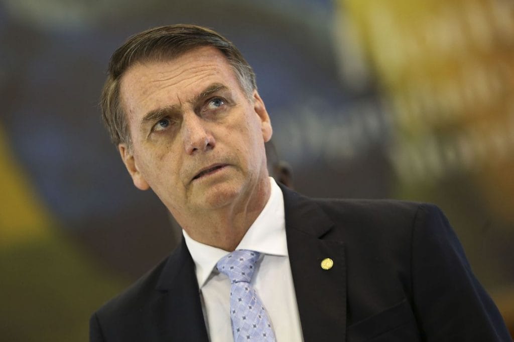 Sertanejos visitam Bolsonaro e criticam meia entrada