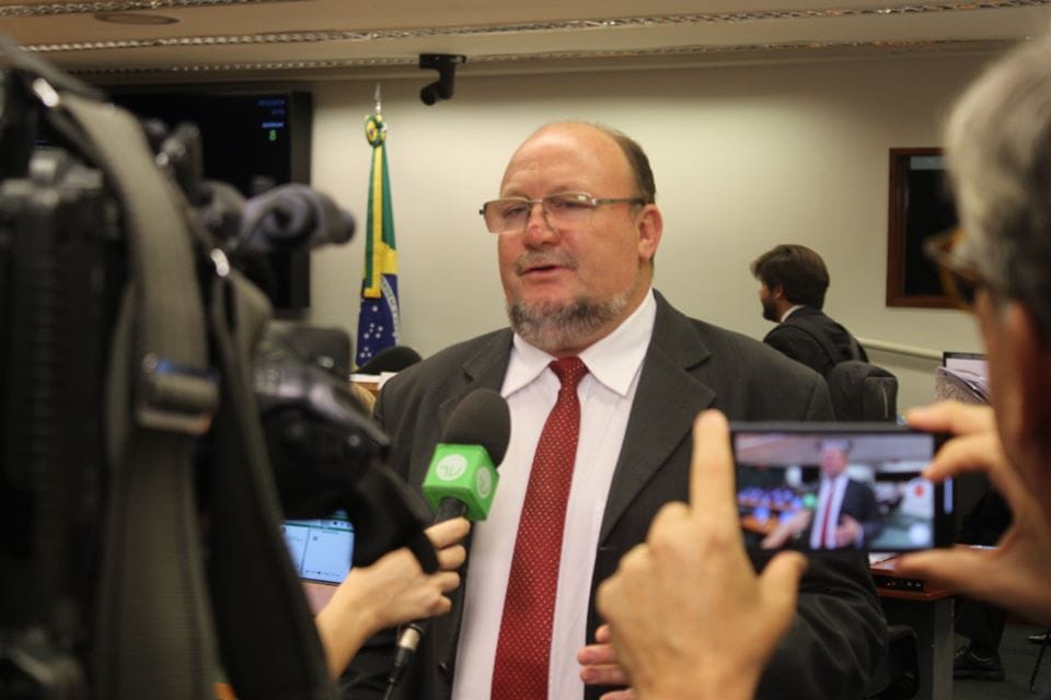 “PT não estuda expulsão de Francisco Gualberto” afirma João Daniel