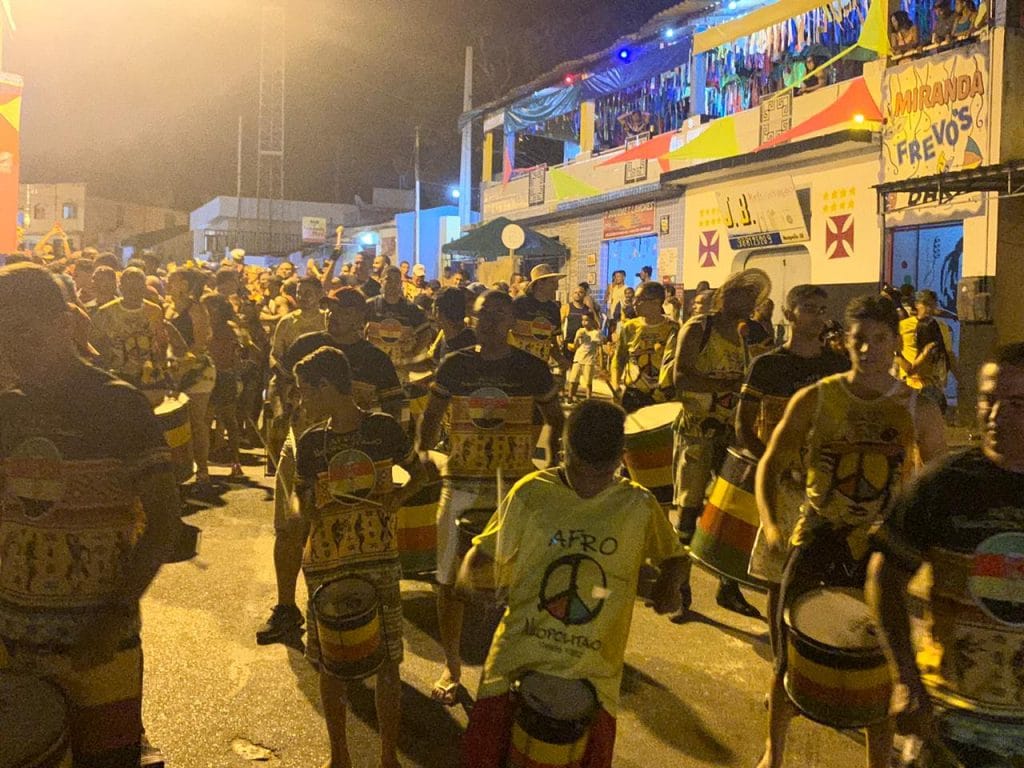 Afro Neopolitano anima primeira noite do Carnaval de Neópolis