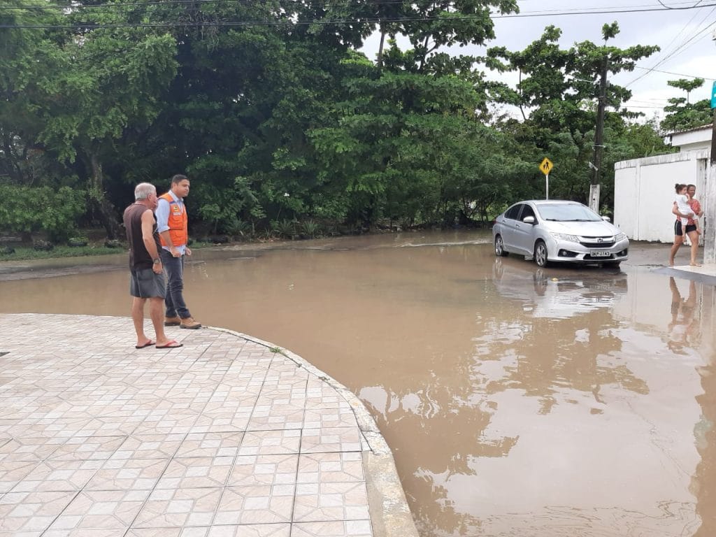 Alto volume de chuva causa alagamentos em Aracaju neste sábado 1 Alto volume de chuva causa alagamentos em Aracaju neste sábado