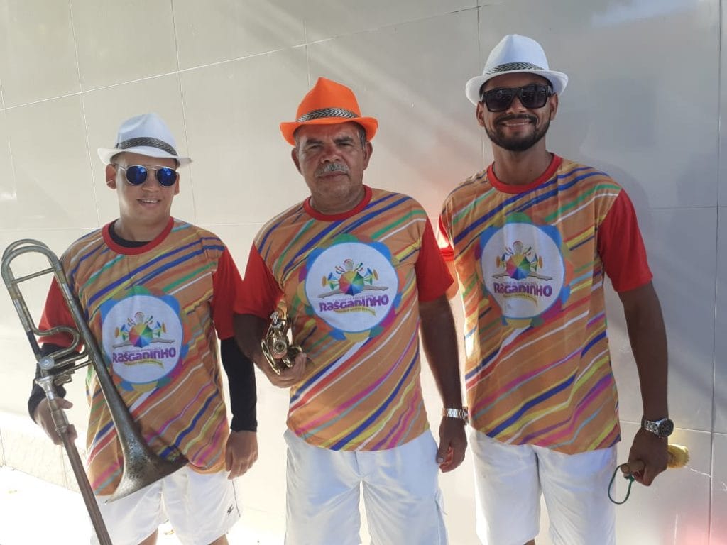 Após problemas no primeiro dia Orquestra do Rasgadinho fica na linha de frente do bloco