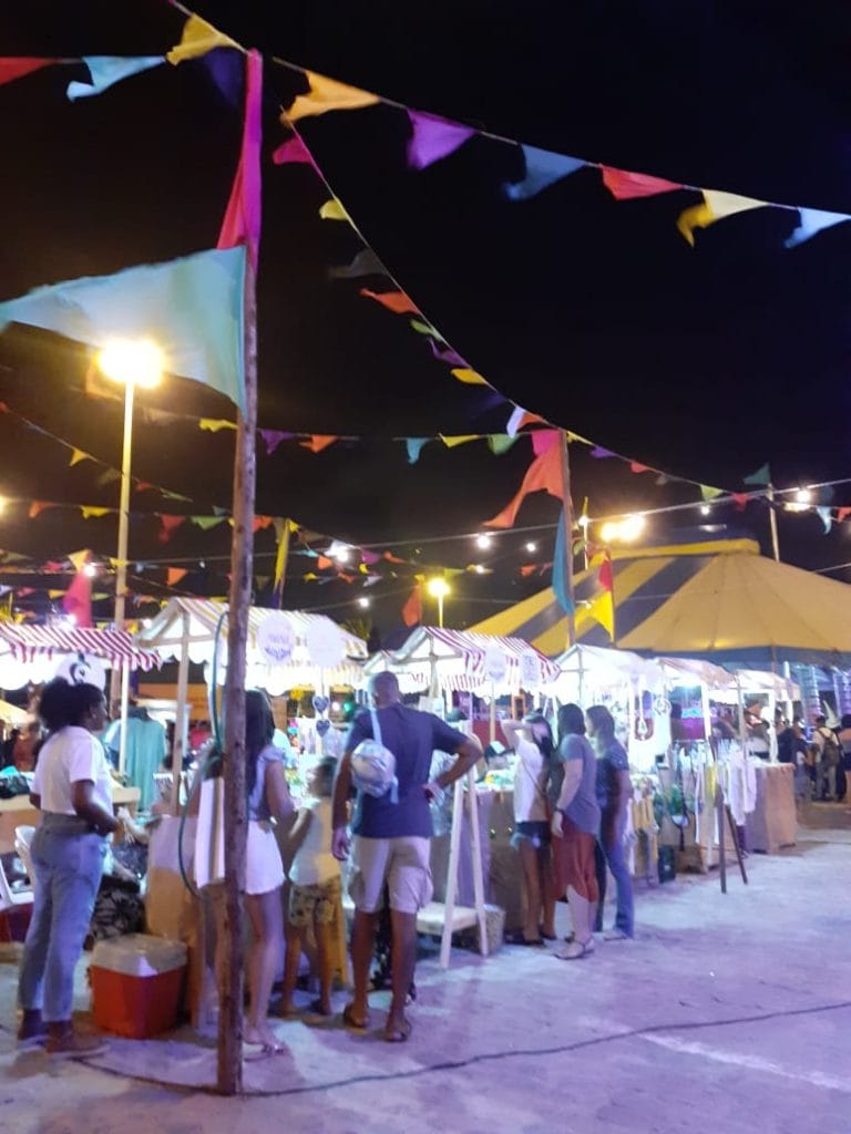 Artesãs reclamam do movimento ‘fraco’ na primeiro dia do Projeto Verão