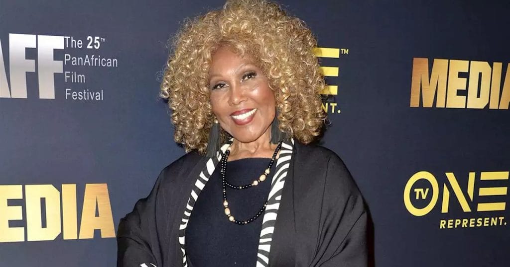 Atriz e cantora Janet Dubois é encontrada morta aos 74 anos