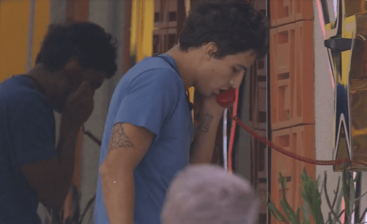 BBB 20 Felipe atente Big Fone e está imune do paredão deste domingo