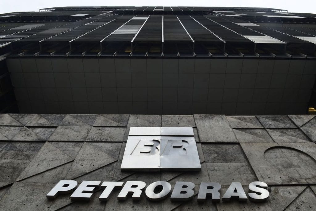 BNDES vende R 2206 bilhões em ações da Petrobras