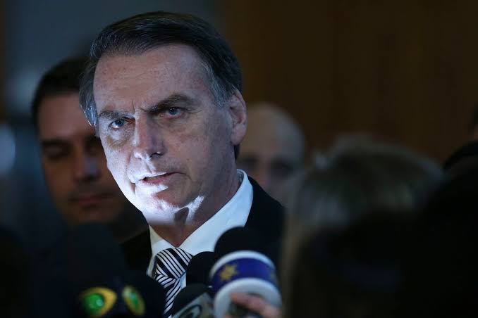 Bolsonaro critica governadores do Nordeste por recusa a colégio militar