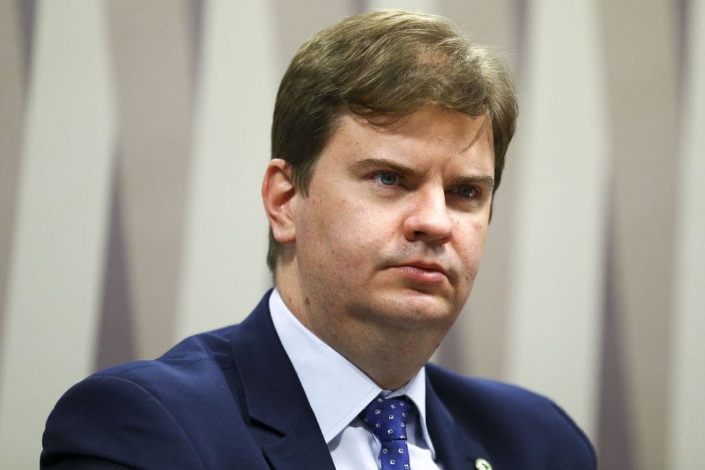 Canuto é exonerado do Desenvolvimento Regional Rogério Marinho assume