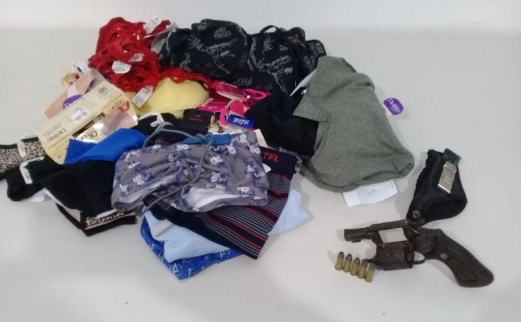 Casal suspeito de furtos em shoppings é preso em Aracaju