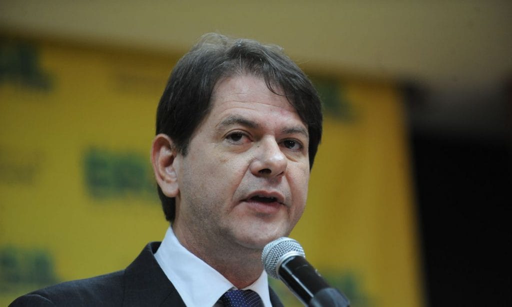 Cid Gomes apresenta evolução clínica após ser baleado no Ceará