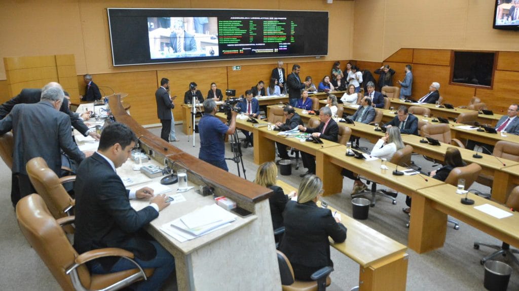 Com nova mesa diretora veto e mensagem do governador Alese pausa atividades no Carnaval