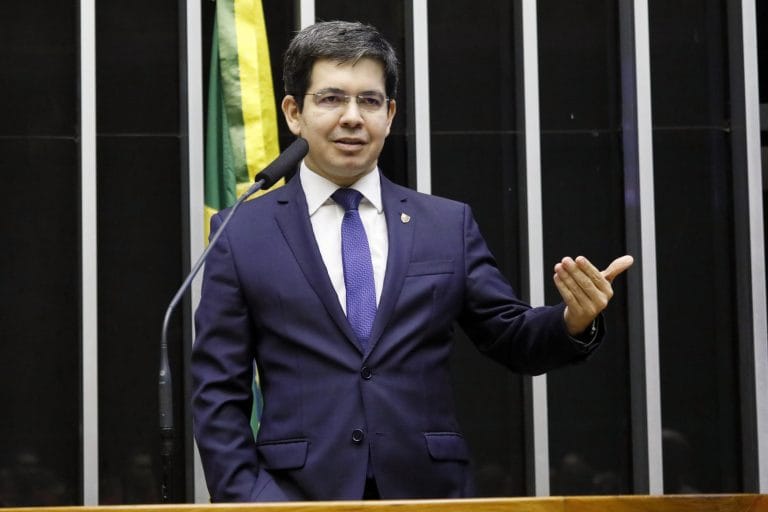 Comissão vota na terça feira MP que prevê 13º a beneficiários do Bolsa Família