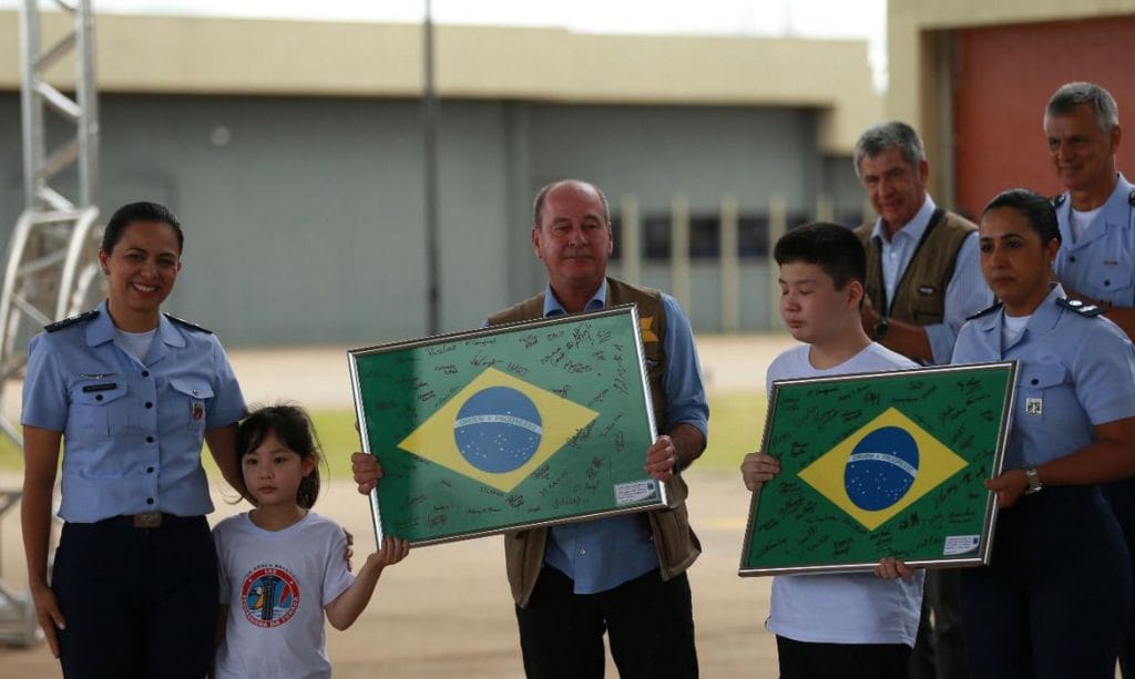 Coronavírus brasileiros deixam quarentena na Base Aérea de Anápolis