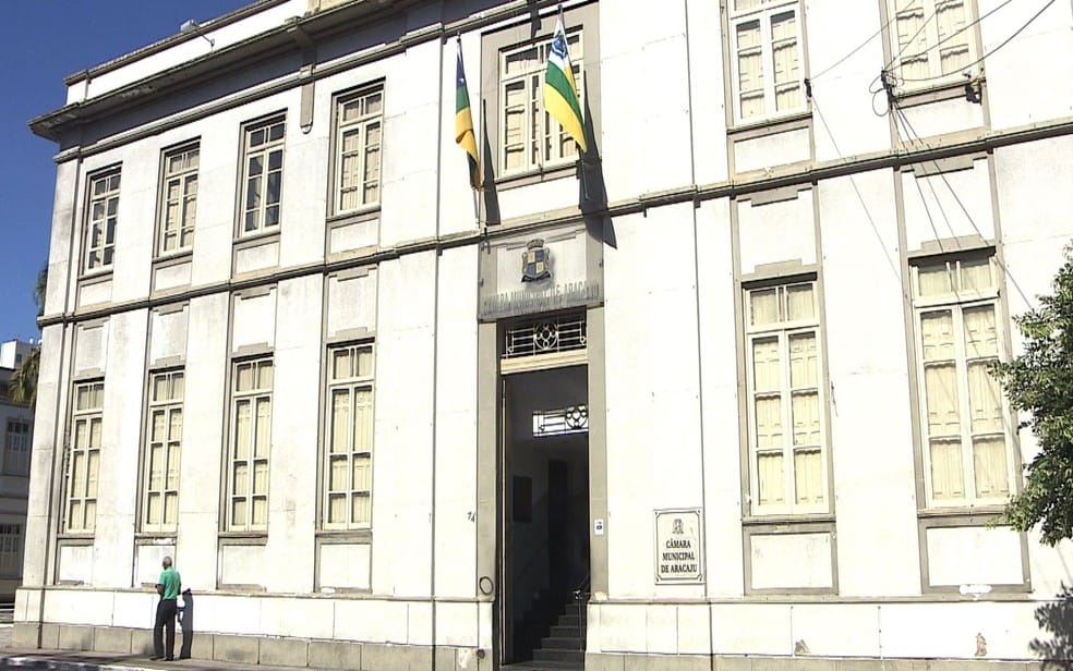 Câmara de Aracaju retifica edital do concurso