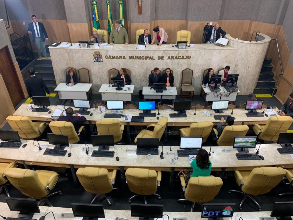 Câmara de Aracaju suspende sessão extraordinária por falta de quórum nesta terça
