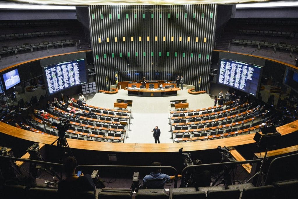 Câmara vai derrubar MP que reduz autonomia das universidades para escolha de reitores diz colunista