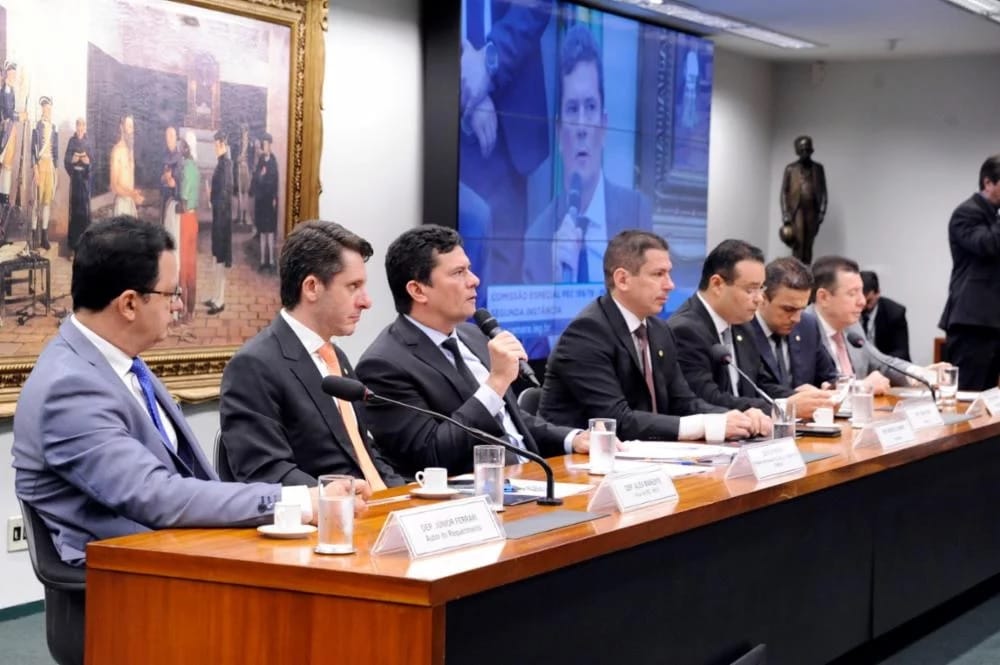 Deputado chama Moro de capanga de milícia durante reunião