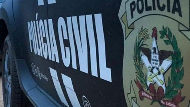 Detido por usar dinheiro falsificado, jovem paga fiança com notas falsas e volta à prisão 1 Detido por usar dinheiro falsificado jovem paga fiança com notas falsas e volta à prisão
