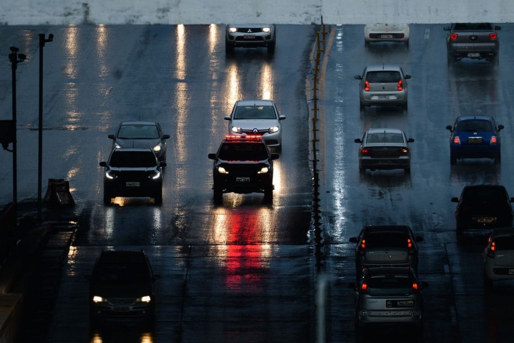 Detran suspense serviços para a emissão das placas Mercosul
