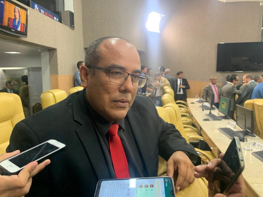 Edvaldo falou de Zurique e não de Aracaju diz cabo Amintas