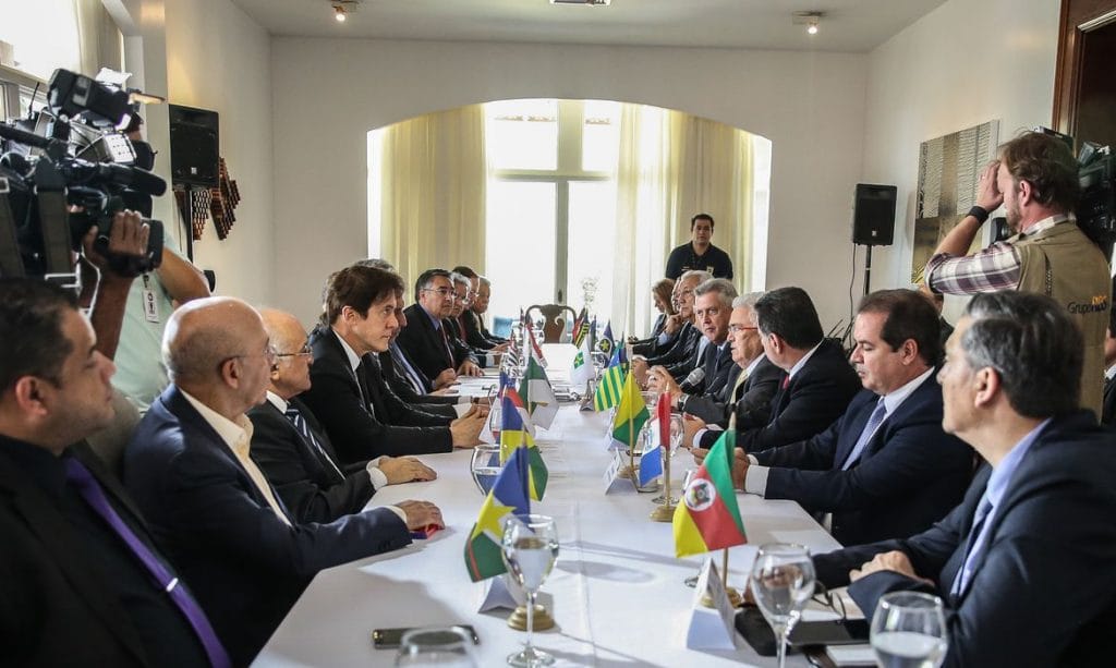 Em carta governadores pedem diálogo e convidam Bolsonaro para reunião