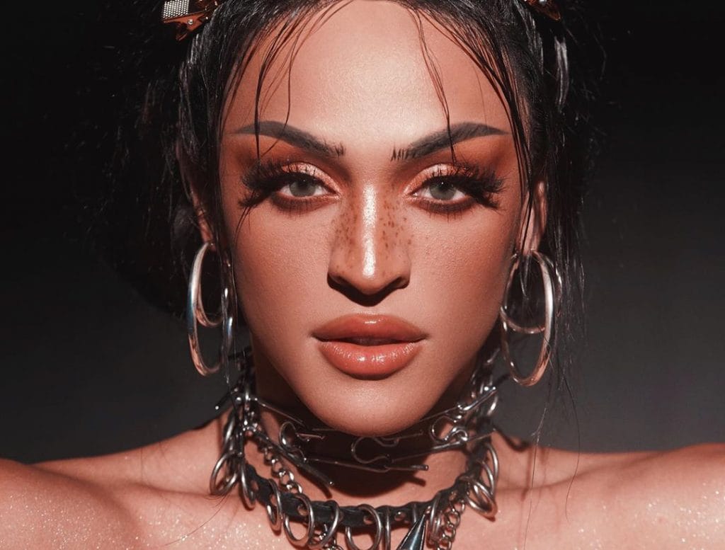 Fãs questionam Pabllo Vittar após drag queen assumir namoro você prometeu que seu amor era de quenga