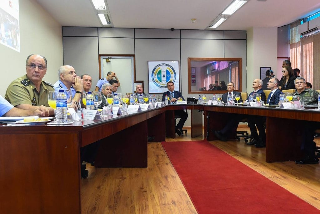 Governadores mobilizaram STF e Congresso para manter Exercito no Ceará