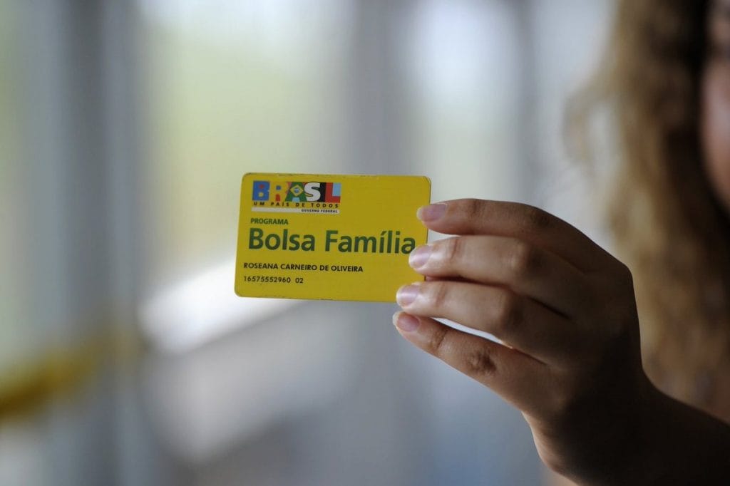 Governo Bolsonaro reduz em 75 reingressos ao Bolsa Família