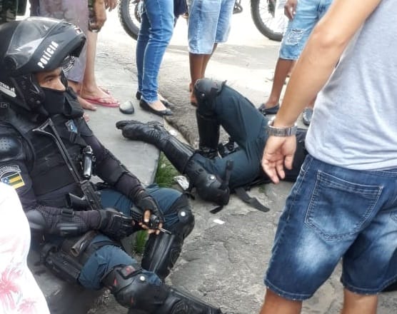 Guincho colide em moto da Getam em Aracaju dois policiais ficam feridos 1