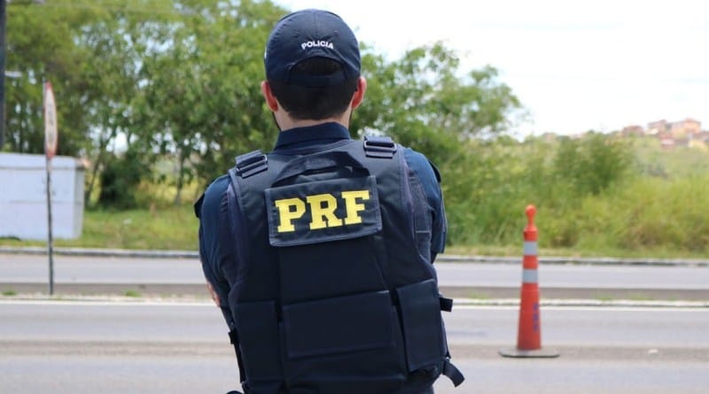 Homem com mandado de prisão em aberto é preso na BR – 235