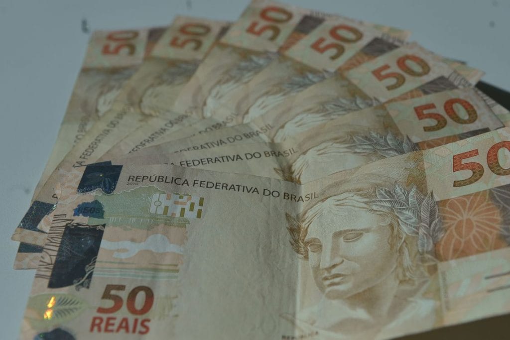 Inflação oficial fica em 021 em janeiro diz IBGE