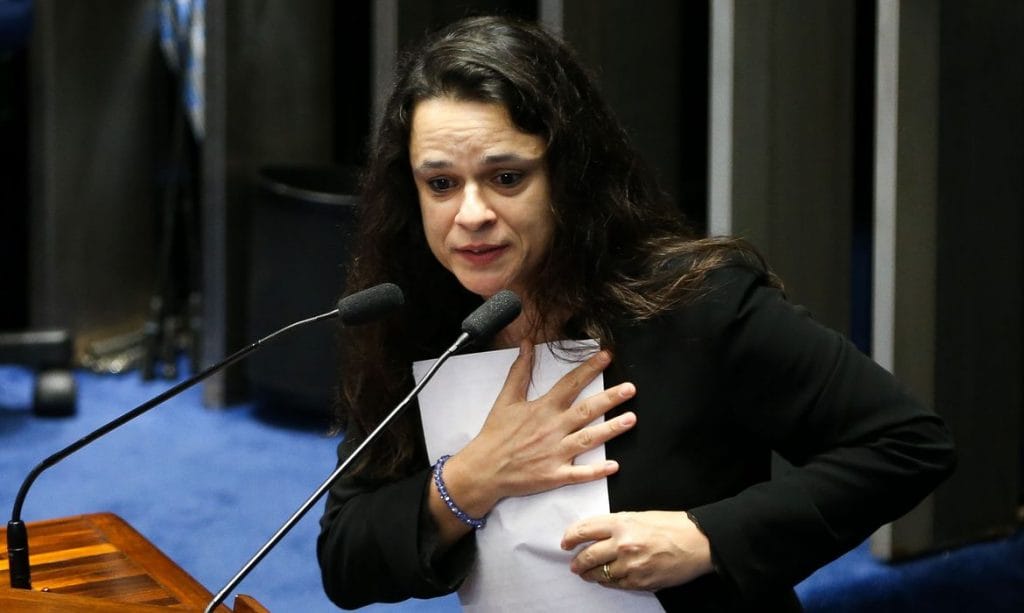 Janaina Paschoal rejeita apoio a Huck ou Datena e vê direita em areia movediça em SP