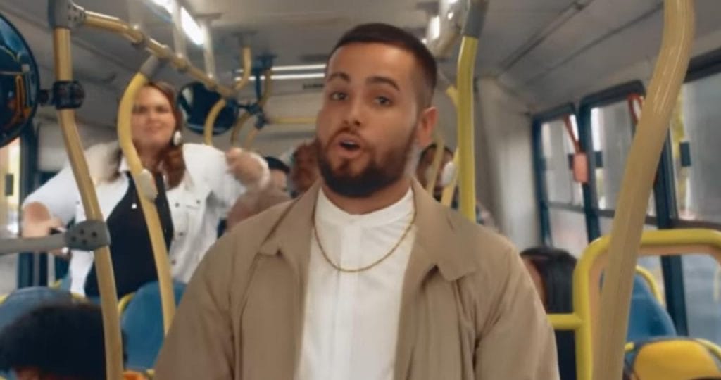 Jerry Smith é criticado após lançamento do clipe Reladinha